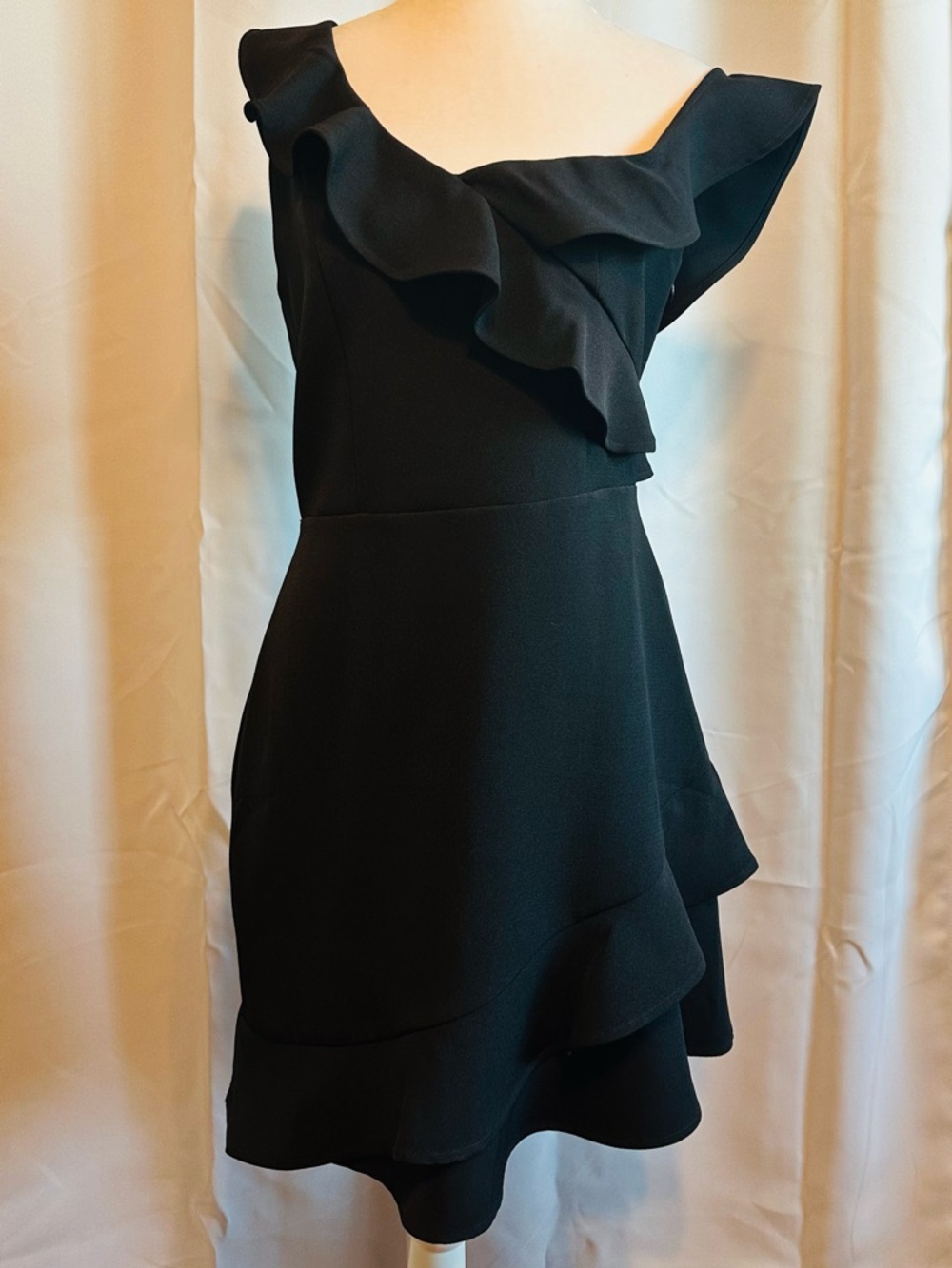 Express Asymmetrical Ruffle Dress - Picture 3 of 7
